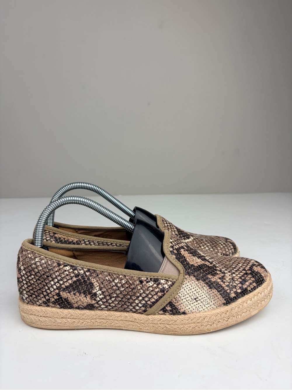 Clarks Cushion Soft Snake Print Espadrille Slip On Flats Size 8